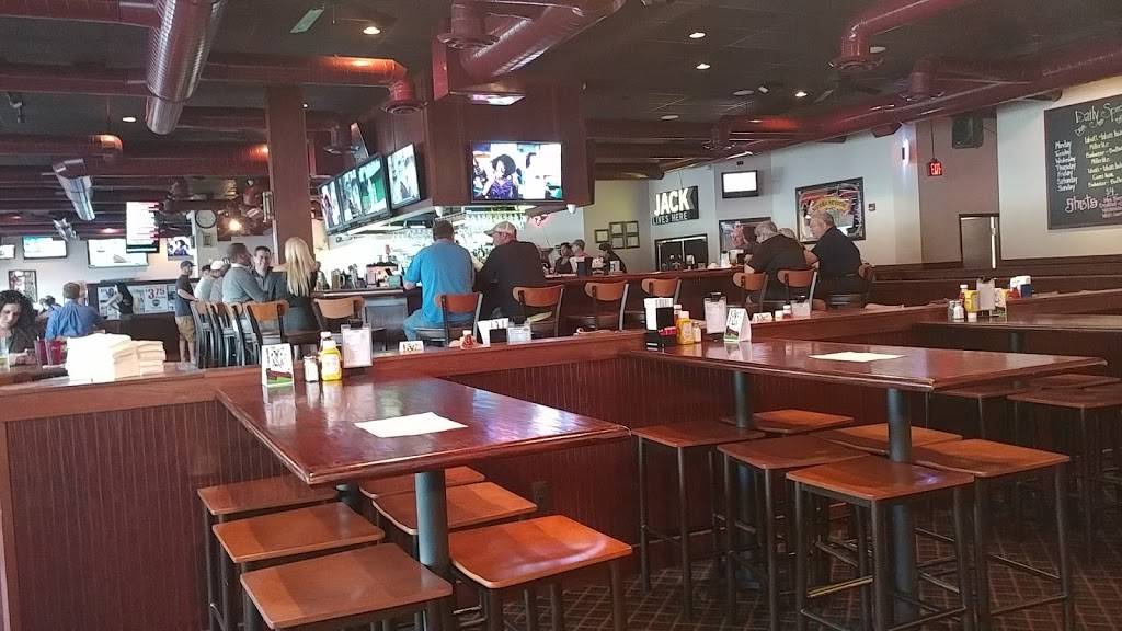 CJ Mahoneys | restaurant | 2511 Livernois Rd, Troy, MI 48083, USA | 2482734600 OR +1 248-273-4600