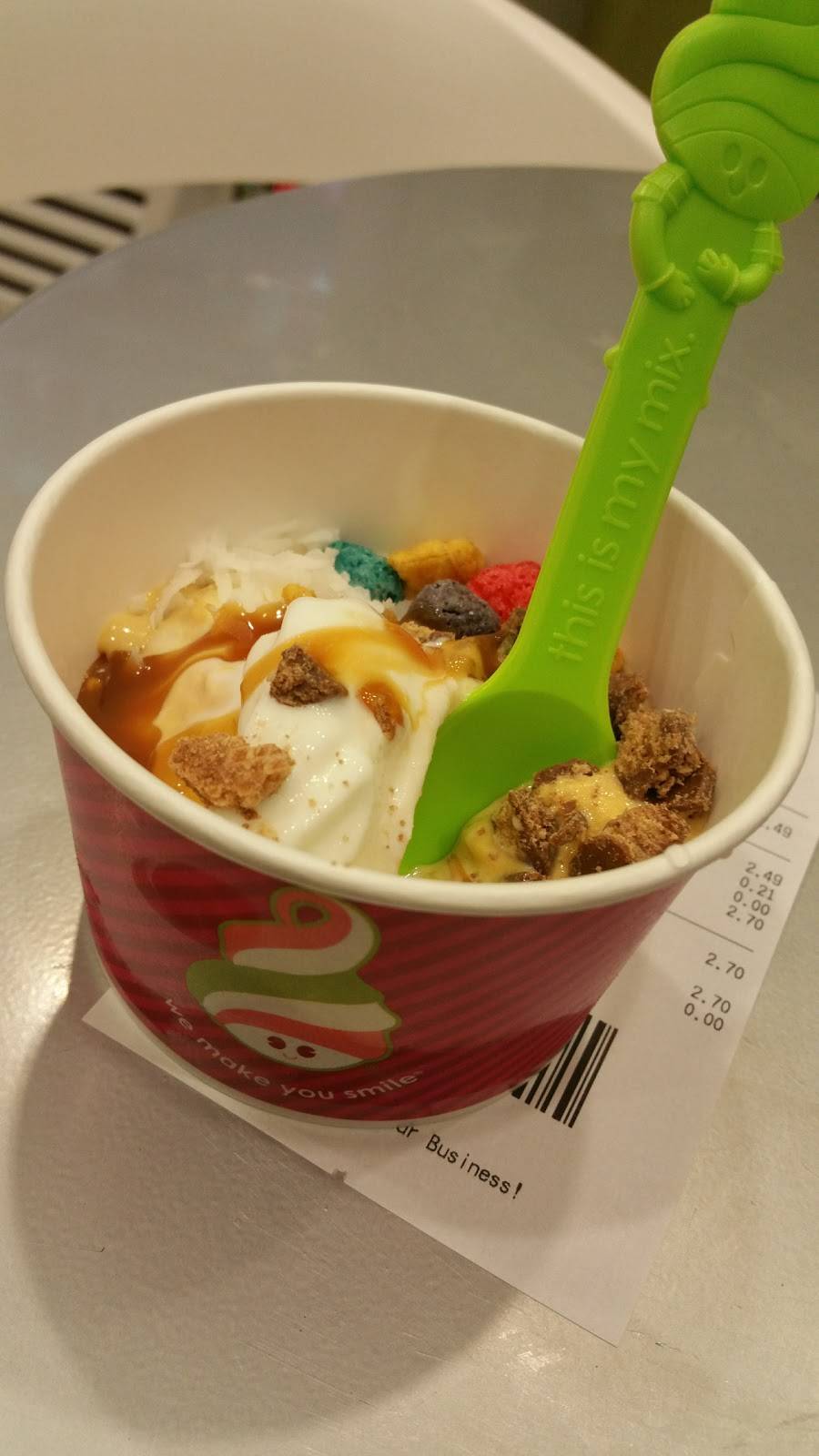 Yogis Grill | restaurant | 3121 W Peoria Ave #105, Phoenix, AZ 85029, USA | 6232427071 OR +1 623-242-7071