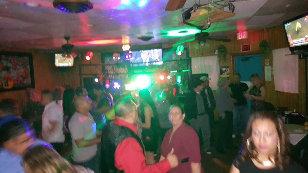 Restaurante El Salvador | restaurant | 4805 Columbia Pike, Arlington, VA 22204, USA | 7035213225 OR +1 703-521-3225