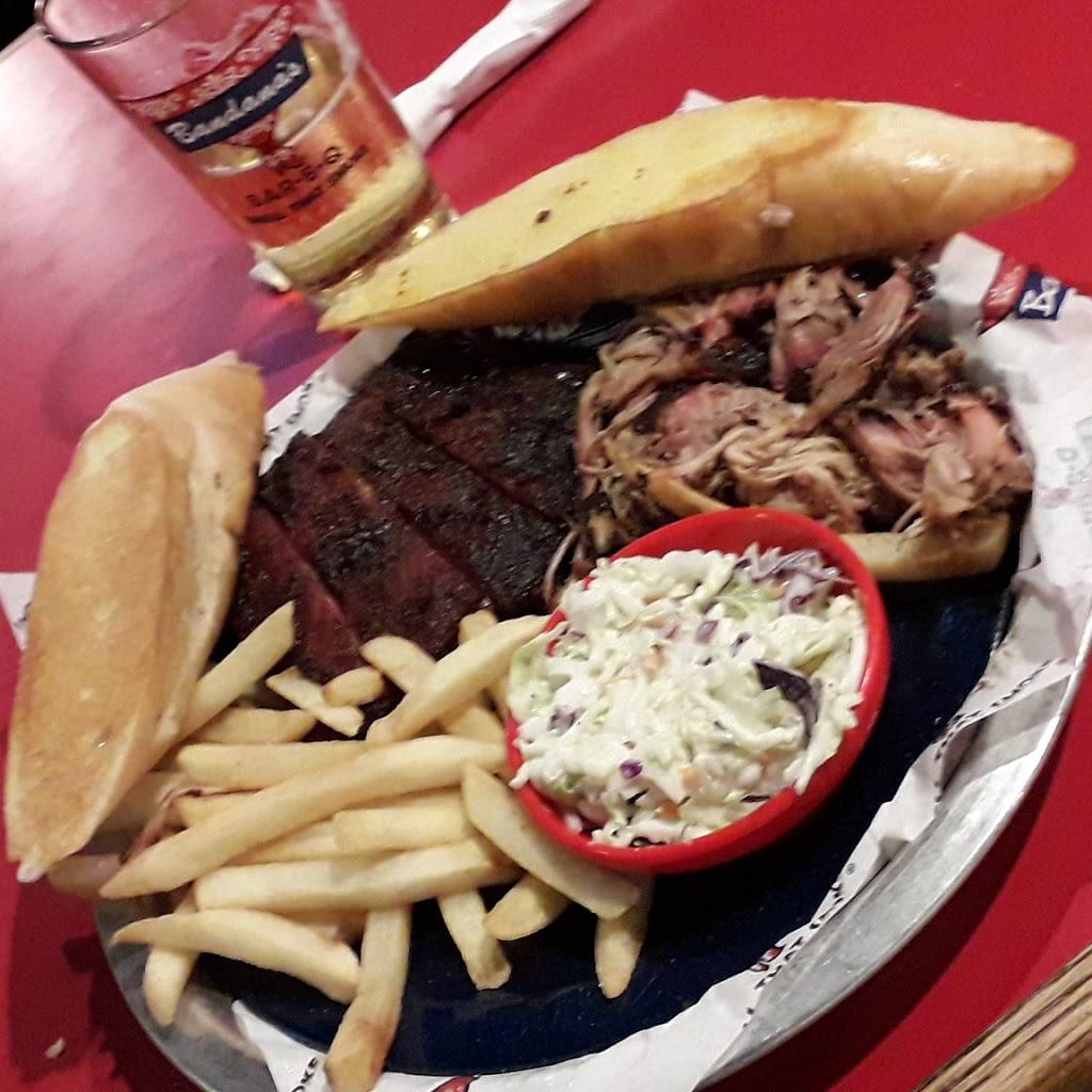 Bandanas Bar-B-Q | restaurant | 1 Ruggeri Dr, Wentzville, MO 63385, USA | 6368874050 OR +1 636-887-4050
