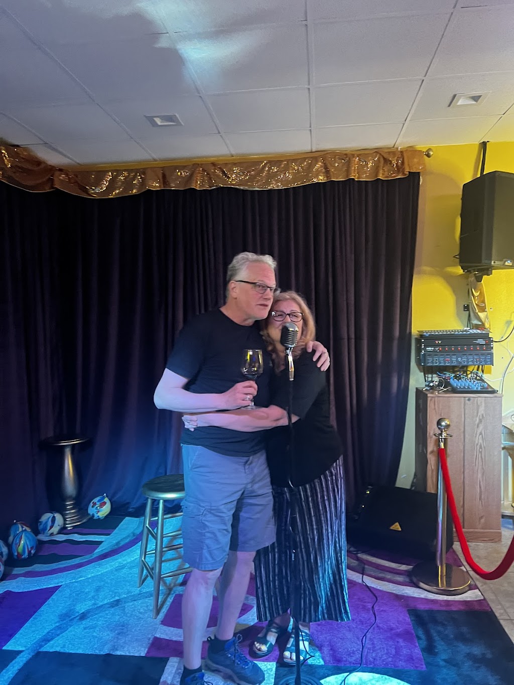 Fries To Karaoke | restaurant | 6299 N Federal Hwy, Boca Raton, FL 33487, USA | 9546953789 OR +1 954-695-3789