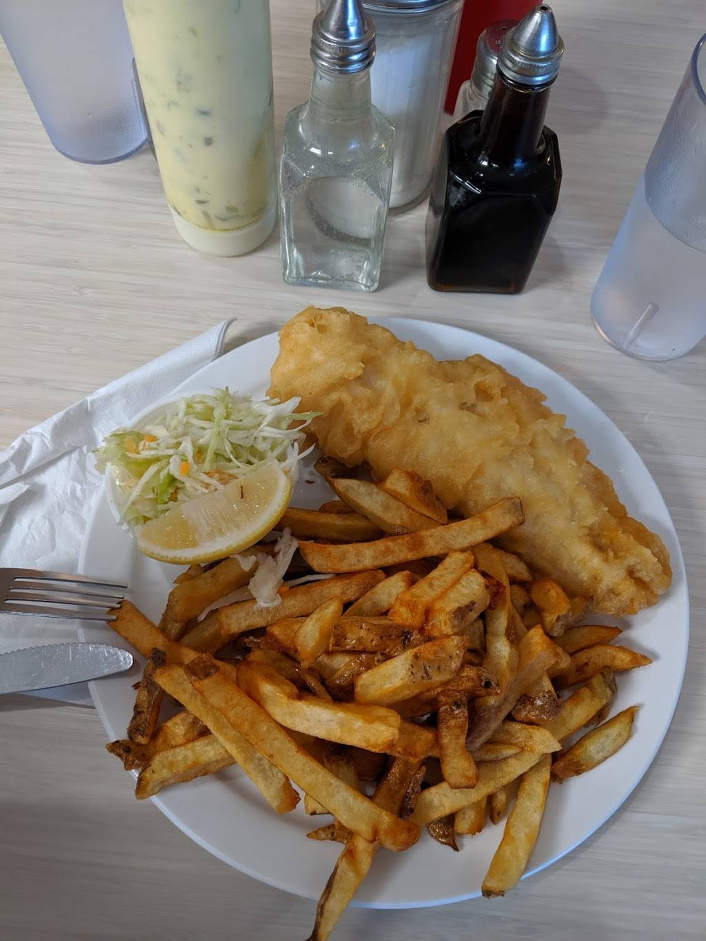 Olde London Fish And Chips | restaurant | 561 Southdale Rd E, London, ON N6E 1A2, Canada | 5196816644 OR +1 519-681-6644