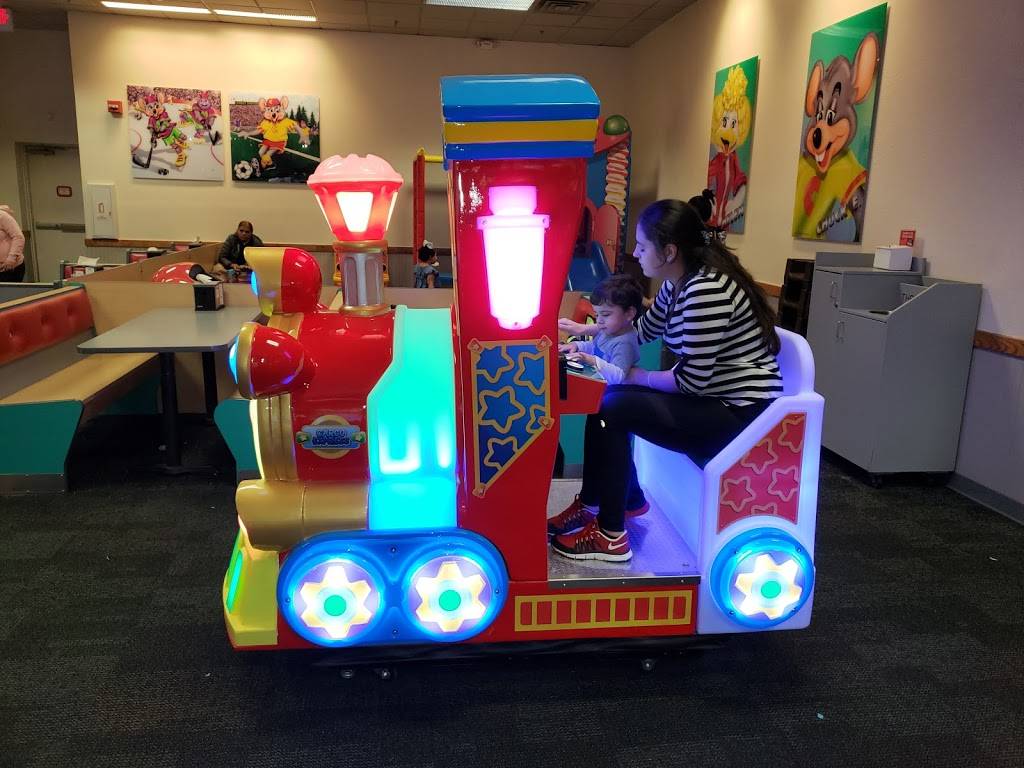 Chuck E. Cheese | restaurant | 1525 S Willow St, Manchester, NH 03103, USA | 6036224488 OR +1 603-622-4488
