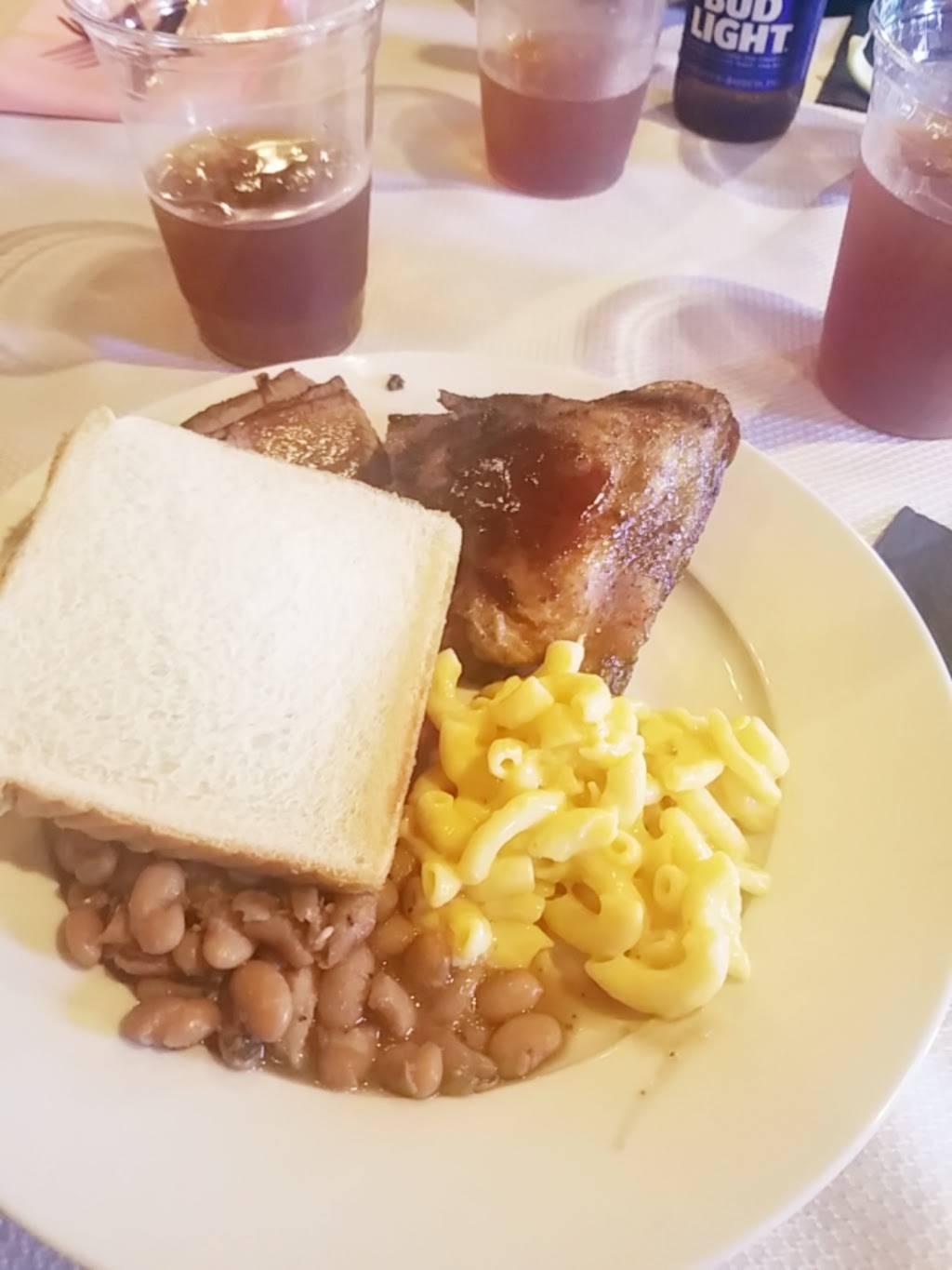 Smoke BBQ Brew Venue | restaurant | 1170 E Commerce St, San Antonio, TX 78205, USA | 2102539919 OR +1 210-253-9919