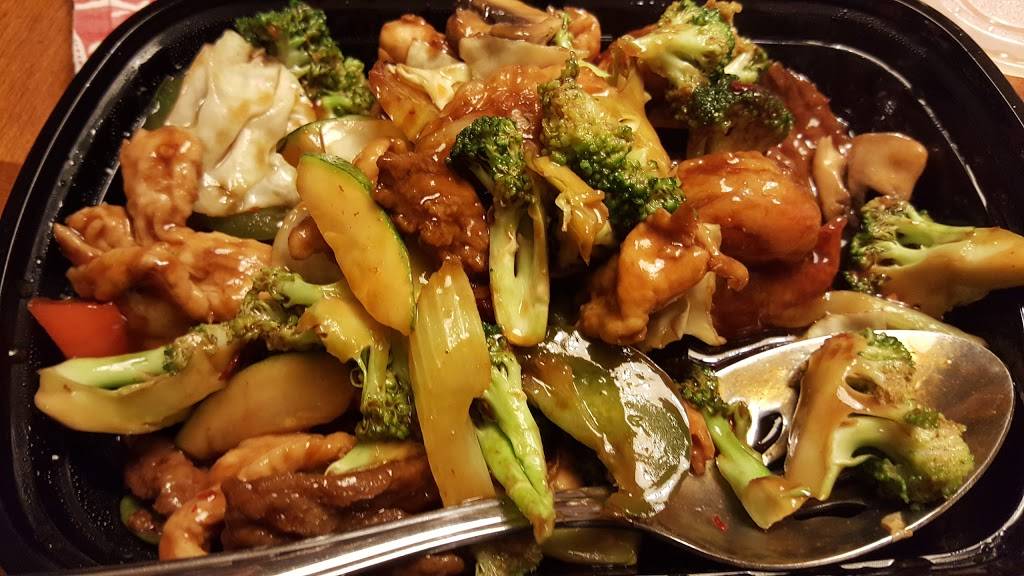 Lucky Palace Asian Fusion | restaurant | 101 Commerce Pl W, Okatie, SC 29909, USA | 8437055007 OR +1 843-705-5007