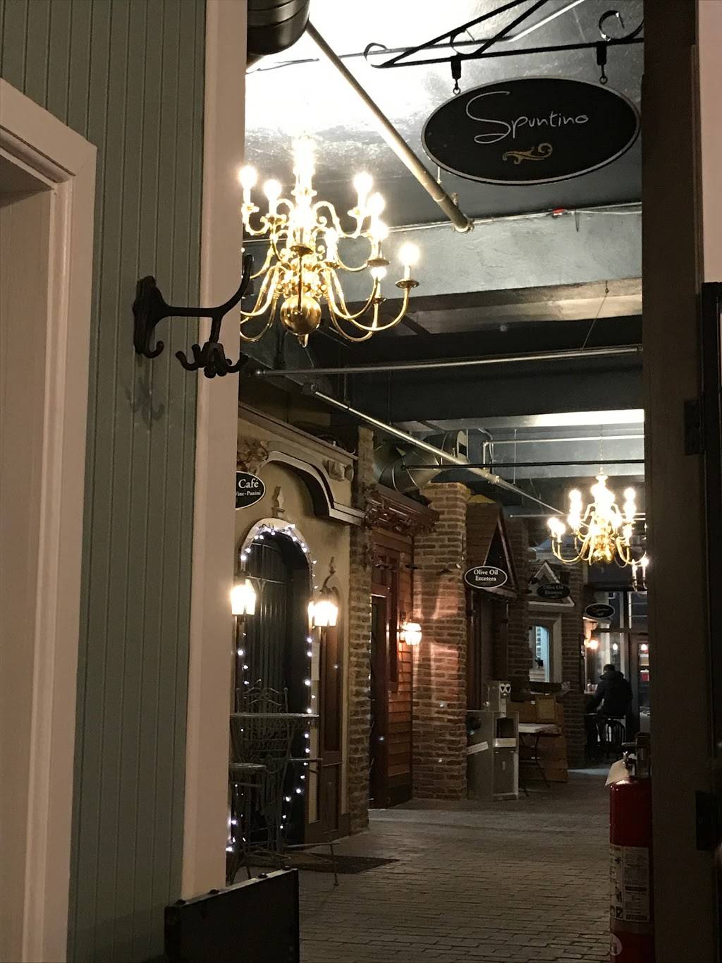 Spuntino Wood Fired Pizzeria | restaurant | 22 S Main St, Doylestown, PA 18901, USA | 2153407660 OR +1 215-340-7660