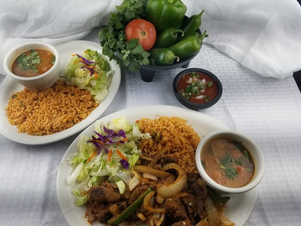 Checos Mexican & American Grill | restaurant | 5999 De Zavala Rd #136 In Post Office Center, San Antonio, TX 78249, USA | 2105585300 OR +1 210-558-5300