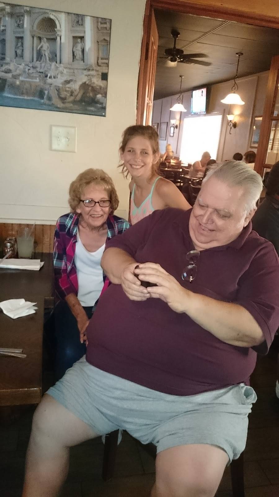 The Village Grille | restaurant | 5650 Main St, Williamsville, NY 14221, USA | 7166269944 OR +1 716-626-9944