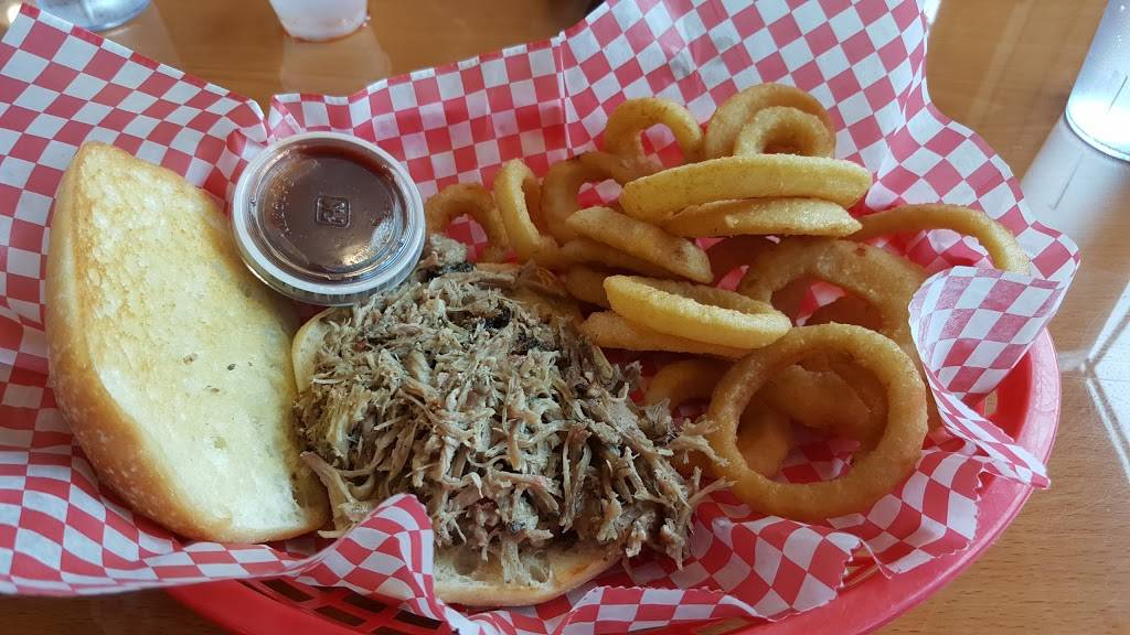 Storheims Restaurant | restaurant | 141 US-2, Iron Mountain, MI 49801, USA | 9067799580 OR +1 906-779-9580