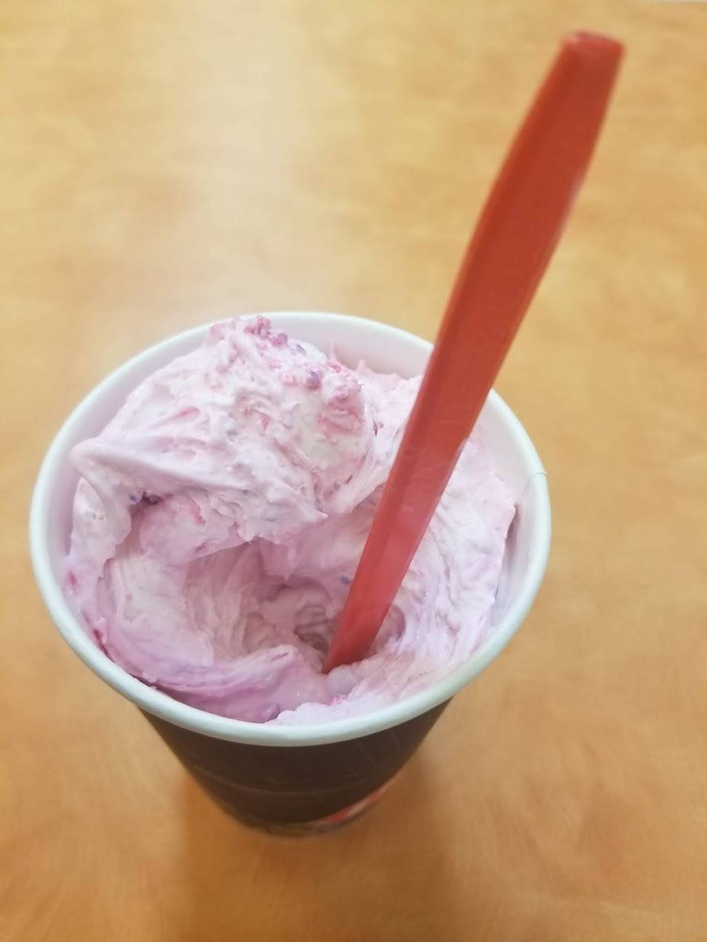 Dairy Queen | restaurant | 7011 W Dempster Street, Niles, IL 60714, USA | 8475810094 OR +1 847-581-0094