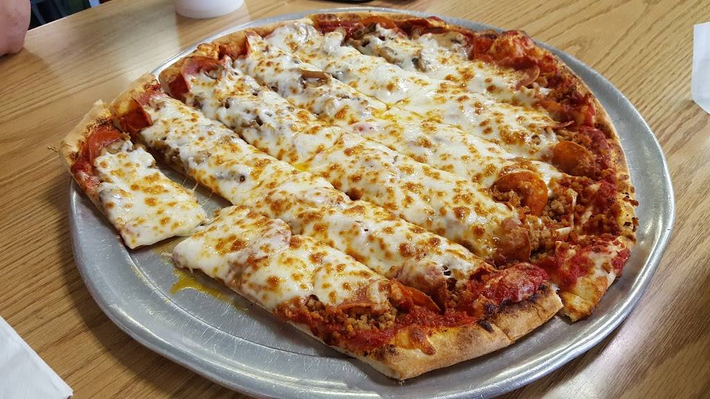 Rockys Pizza | restaurant | 104 Village Dr #3, Greeneville, TN 37745, USA | 4236387597 OR +1 423-638-7597