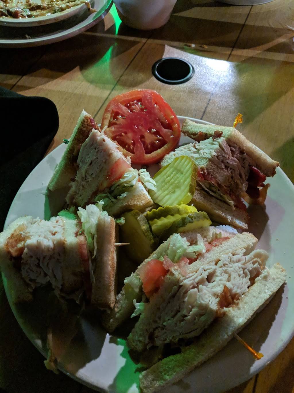 OKeefes Irish Pub & Restaurant | restaurant | 115 S Rockingham Ave, Tavares, FL 32778, USA | 3523432157 OR +1 352-343-2157