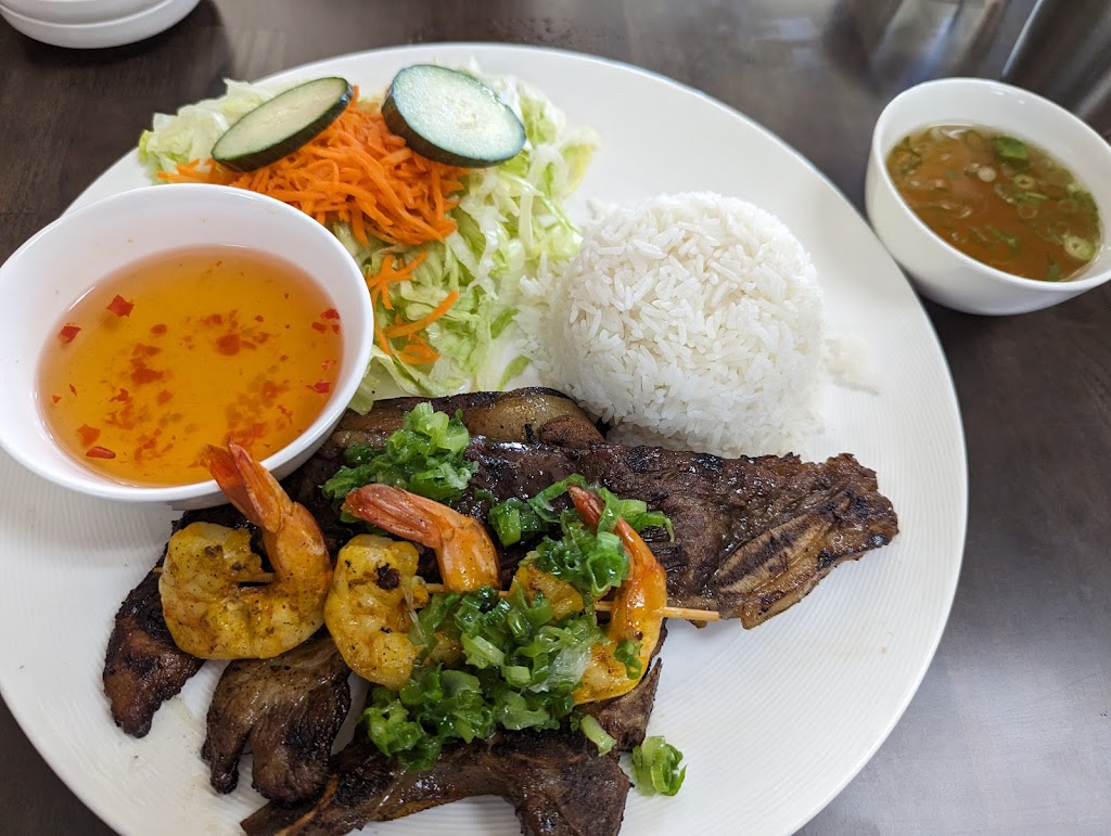 Pho Vy | restaurant | 2040 Columbus Pkwy, Benicia, CA 94510, USA | 7077471688 OR +1 707-747-1688