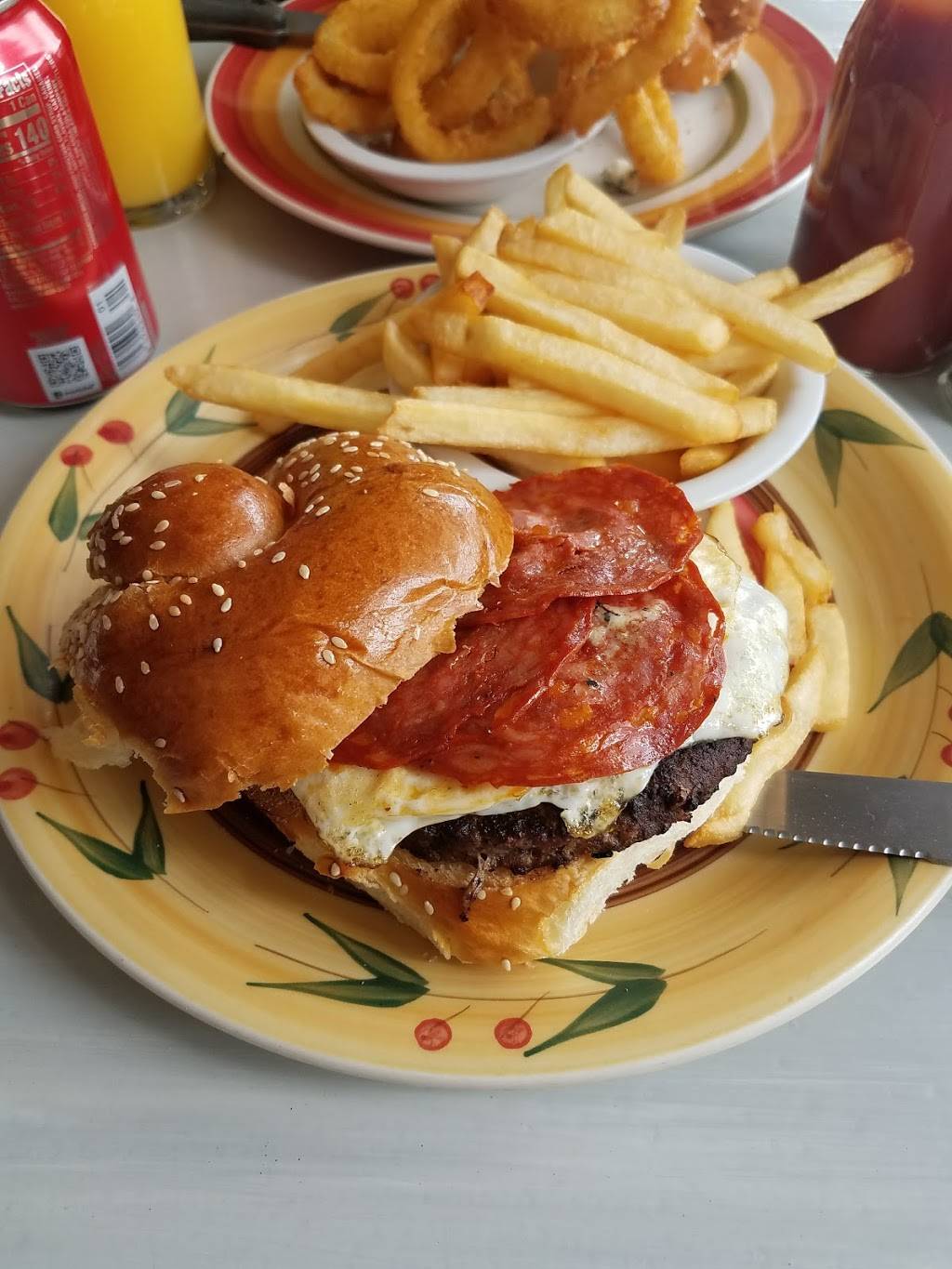 Leos Place Diner | restaurant | 655 Main St, Waltham, MA 02451, USA | 7817901373 OR +1 781-790-1373