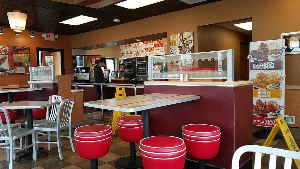 KFC | restaurant | 618 N Wayne St, Angola, IN 46703, USA | 2606659944 OR +1 260-665-9944