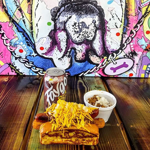 Dustys Dogz | restaurant | 416 N State St, St Ignace, MI 49781, USA | 2312683293 OR +1 231-268-3293