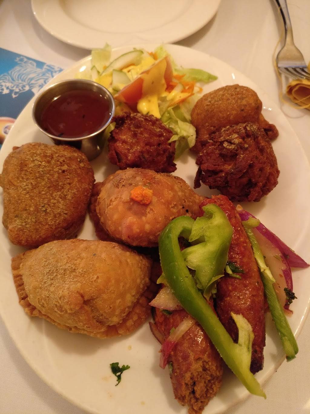 Mias Indian Cuisine | restaurant | 917 Richmond Rd, Ottawa, ON K2A 0G8, Canada | 6136953333 OR +1 613-695-3333