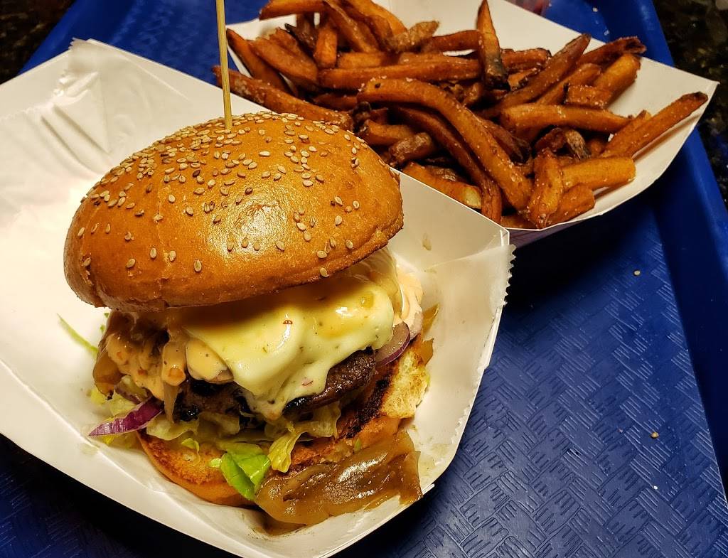 Charm City Burger Company | restaurant | 1136 E Hillsboro Blvd, Deerfield Beach, FL 33441, USA | 9545310300 OR +1 954-531-0300