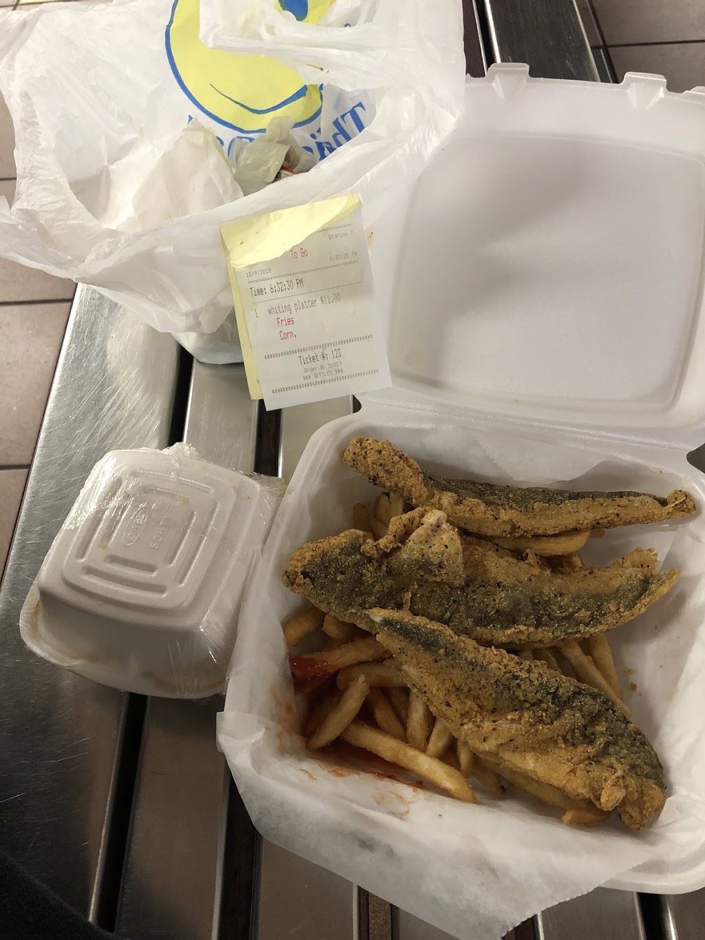 A & J seafood | meal takeaway | 3148 N Broad St, Philadelphia, PA 19132, USA | 2152257700 OR +1 215-225-7700