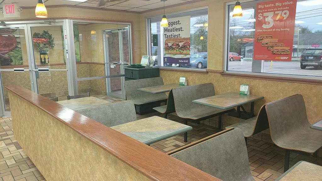 Subway | restaurant | 2394 Locust St, Canal Fulton, OH 44614, USA | 3308549444 OR +1 330-854-9444