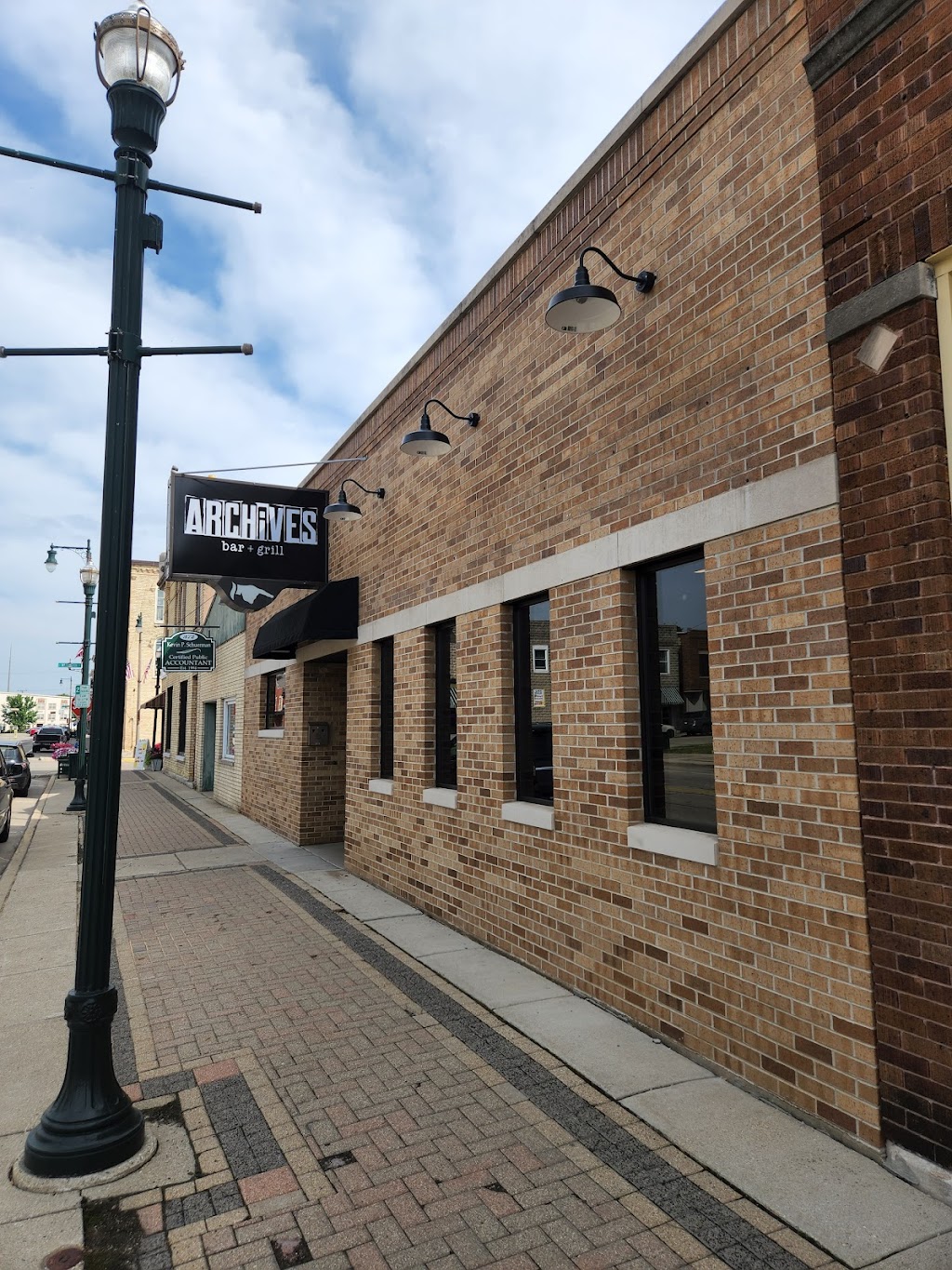 Archives Bar and Grill | restaurant | 356 N Pine St, Burlington, WI 53105, USA | 2627160073 OR +1 262-716-0073
