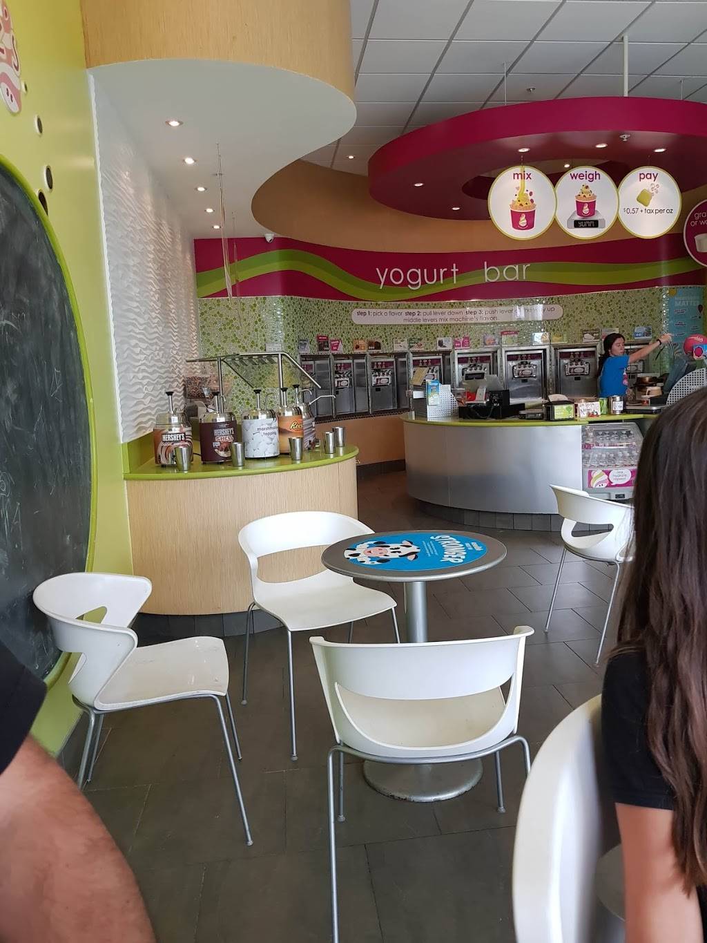 Menchies Frozen Yogurt | bakery | 14814 Pines Blvd, Pembroke Pines, FL 33027, USA | 9544474007 OR +1 954-447-4007