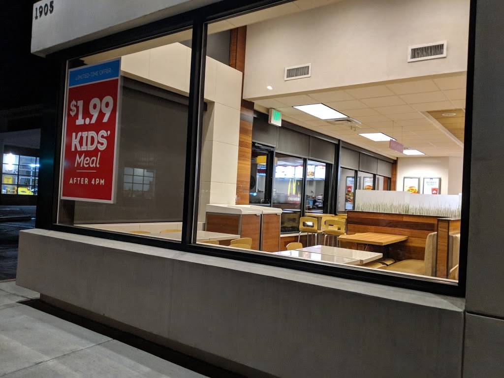 Wendys | restaurant | 1905 N, Main St, Longmont, CO 80501, USA | 3037764431 OR +1 303-776-4431