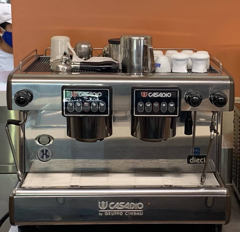 El Amigo Mexican Restaurant | restaurant | 404 W Chatham St, Cary, NC 27511, USA | 9193770013 OR +1 919-377-0013