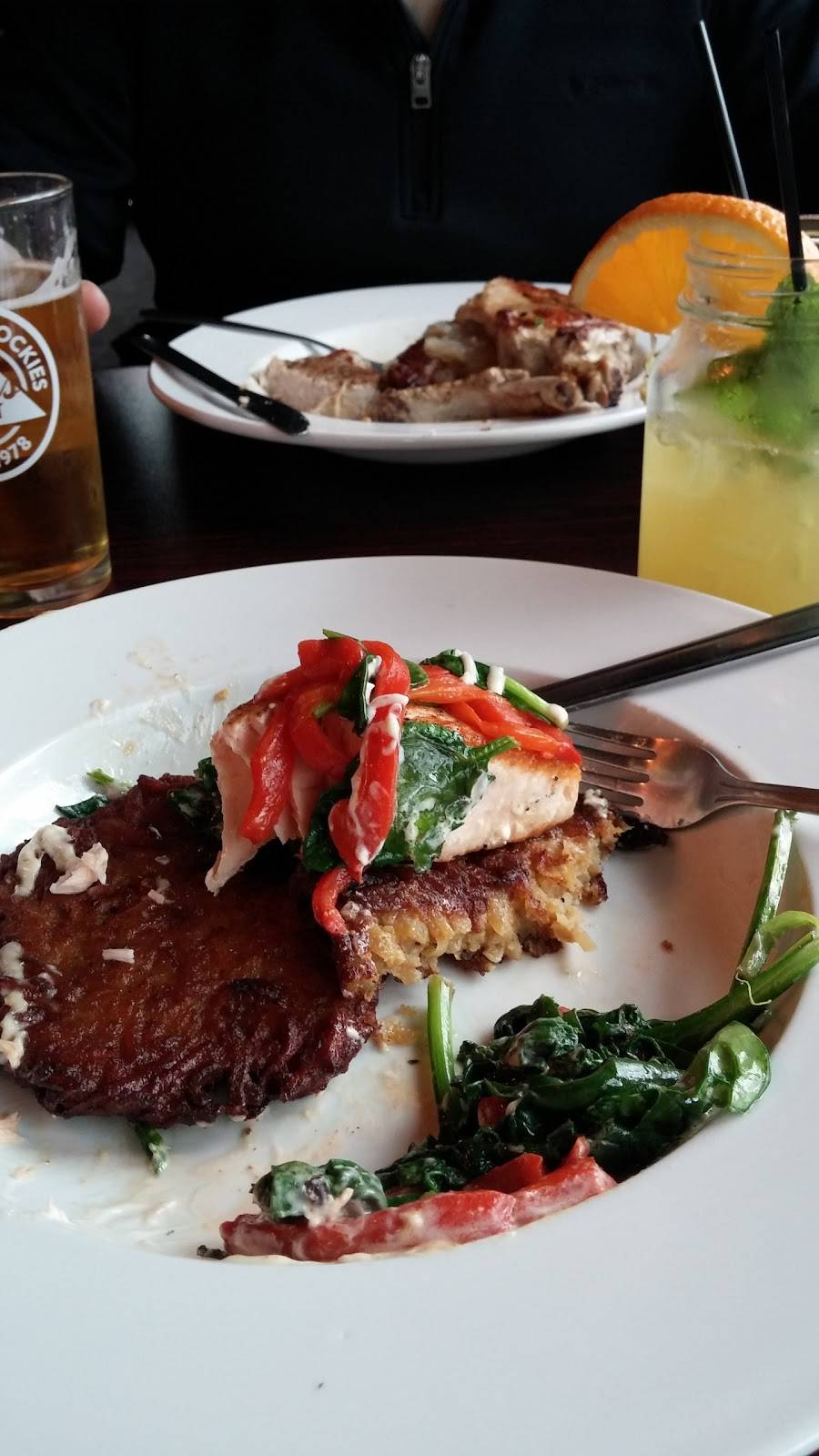 Gandalfs Pub & Restaurant | restaurant | 6757 Center Rd, Valley City, OH 44280, USA | 3304831190 OR +1 330-483-1190