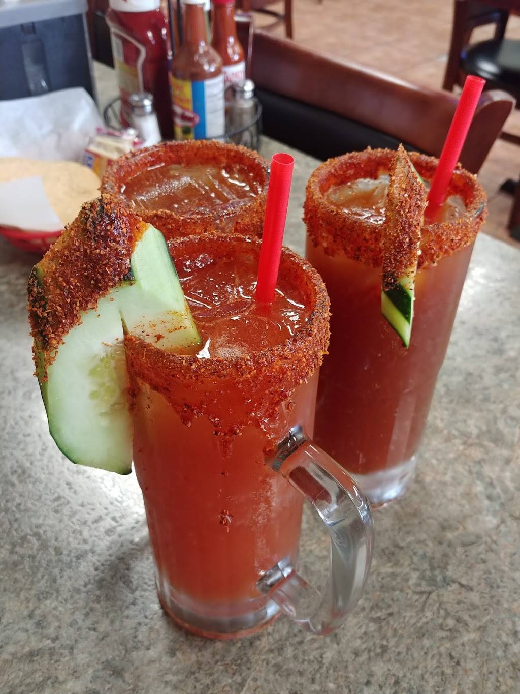 Mariscos Camarena | restaurant | 2055 Glenoaks Blvd, San Fernando, CA 91340, USA | 8186984237 OR +1 818-698-4237