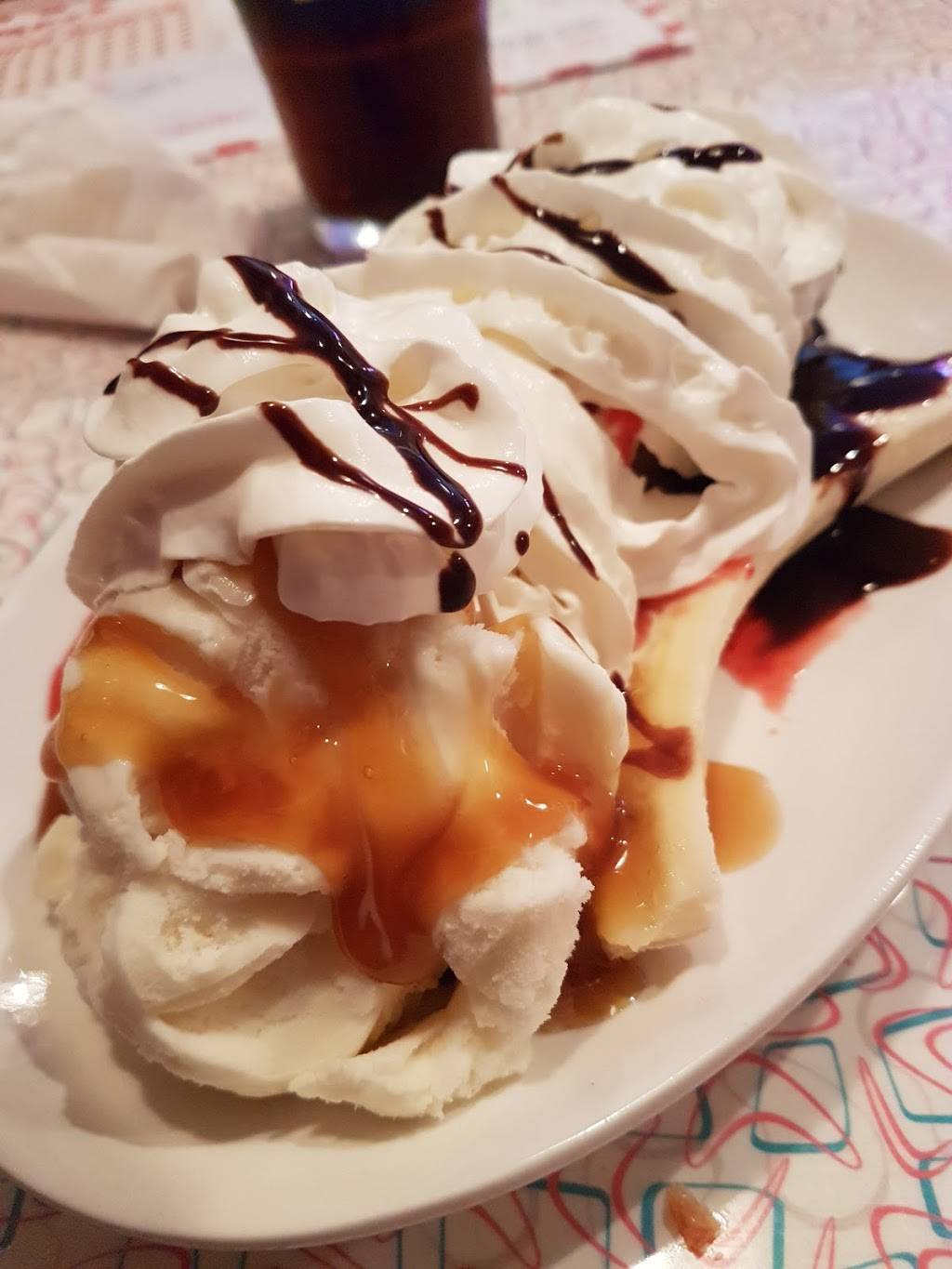 Wimpys Diner | restaurant | 279 Yonge St, Barrie, ON L4N 4C7, Canada | 7057259535 OR +1 705-725-9535