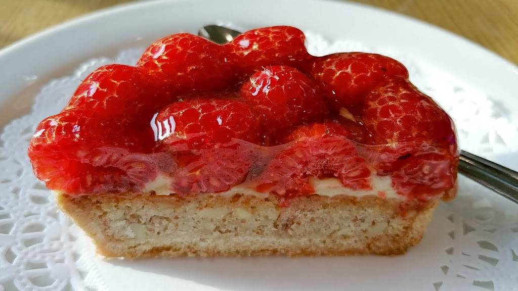 La Bergamote | restaurant | 515 W 52nd St, New York, NY 10019, USA | 2125862429 OR +1 212-586-2429