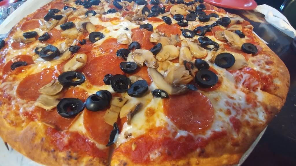 Brunos Pizza | restaurant | 1400 S Vine Ave, Tyler, TX 75701, USA | 9035951676 OR +1 903-595-1676