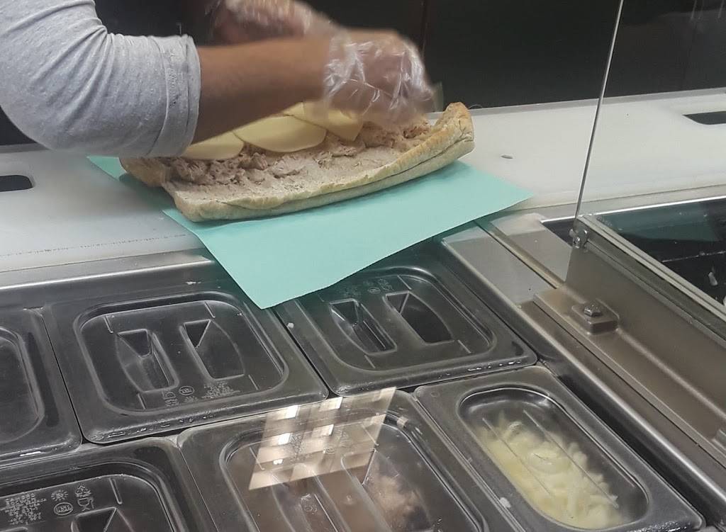 Subway | restaurant | 3073 E Shields Ave, Fresno, CA 93726, USA | 5592221110 OR +1 559-222-1110