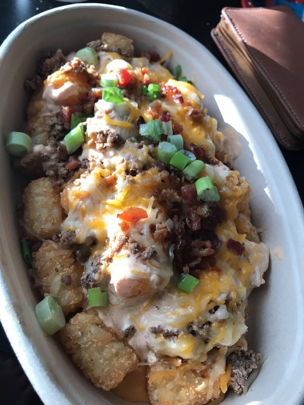 Hott Mess Cafe | restaurant | 6102 S MacDill Ave Suite A, Tampa, FL 33611, USA | 8134000837 OR +1 813-400-0837