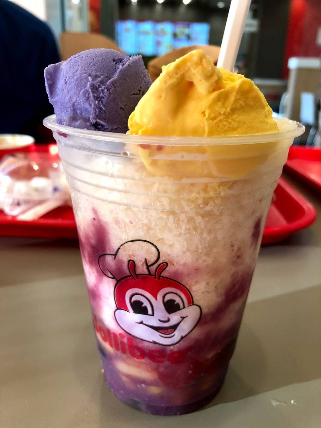 Jollibee | restaurant | 5033 N Elston Ave, Chicago, IL 60630, USA | 7736856770 OR +1 773-685-6770