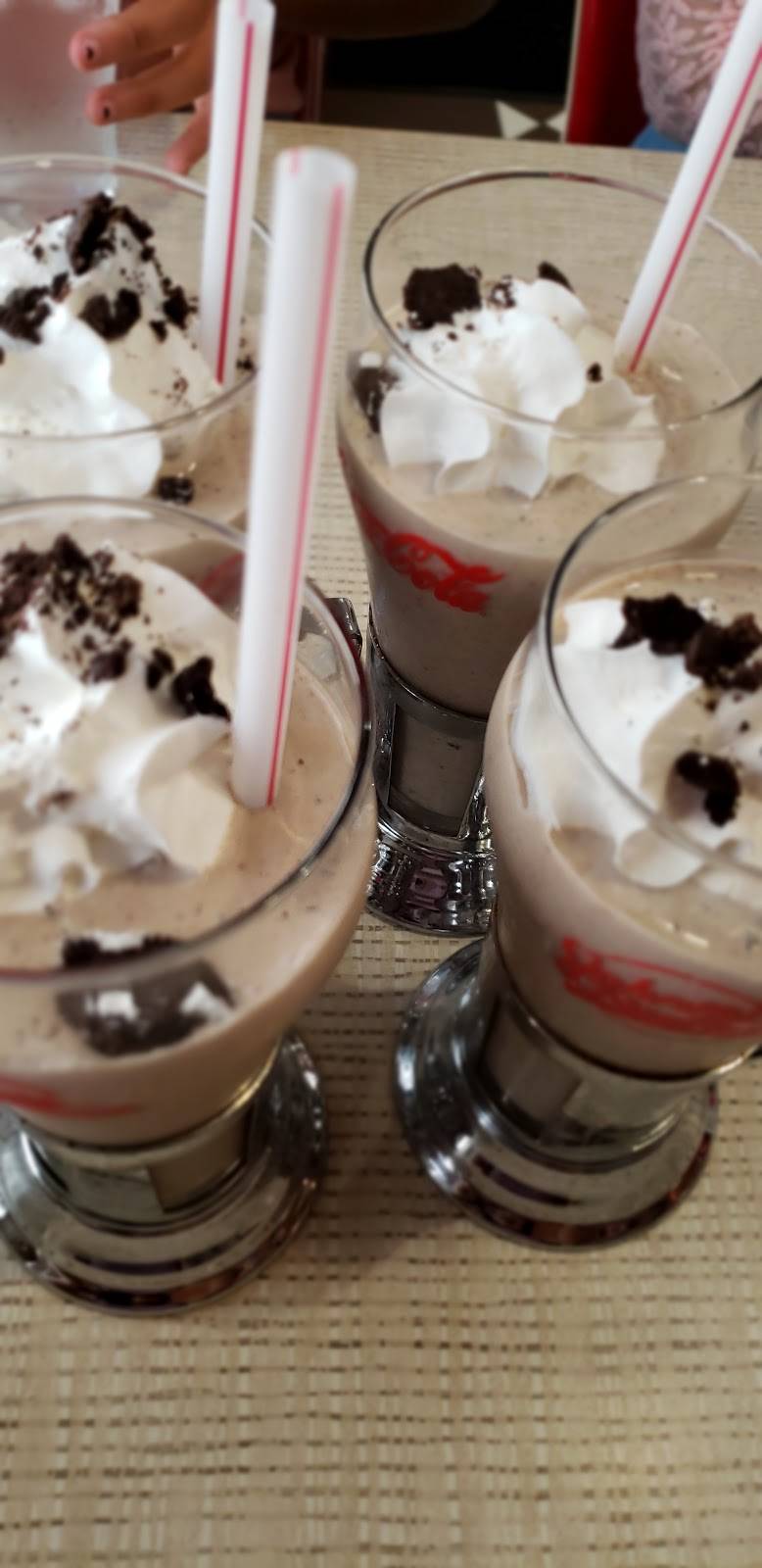 Johnny Rockets | restaurant | 17000 I-10, San Antonio, TX 78257, USA | 2106975000 OR +1 210-697-5000