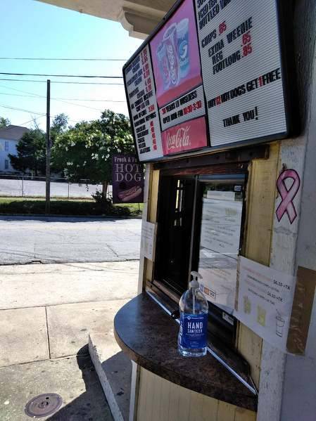 World Famous Hot Dogs | restaurant | 2616 Hamilton Rd, Columbus, GA 31904, USA | 7063247028 OR +1 706-324-7028