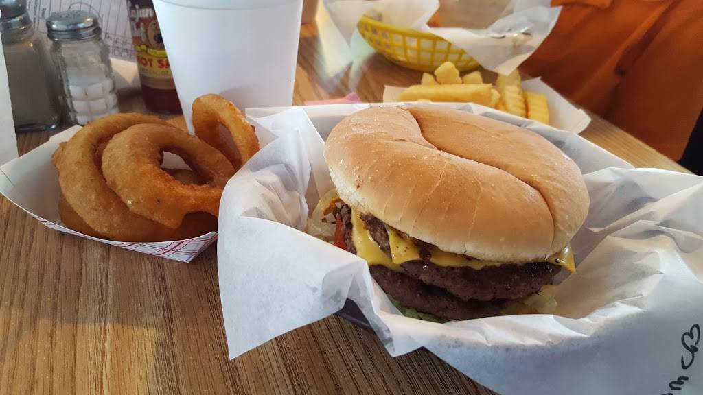 Kittys Purple Cow | restaurant | 323 Ocean Ave, Surfside Beach, TX 77541, USA | 9792339161 OR +1 979-233-9161