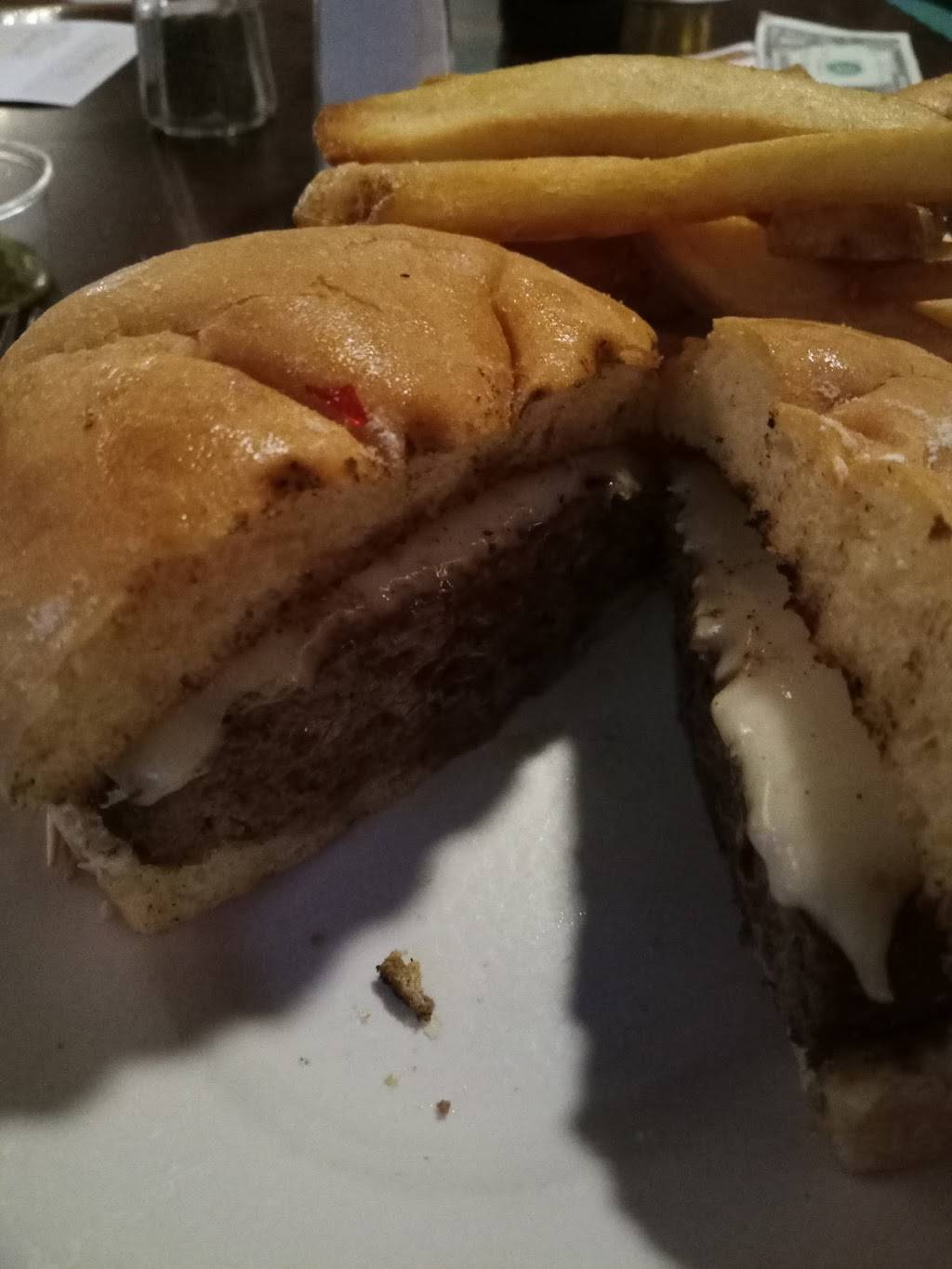 Major Magleashes Pub | restaurant | 268 Washington St, Salem, MA 01970, USA | 9787442328 OR +1 978-744-2328