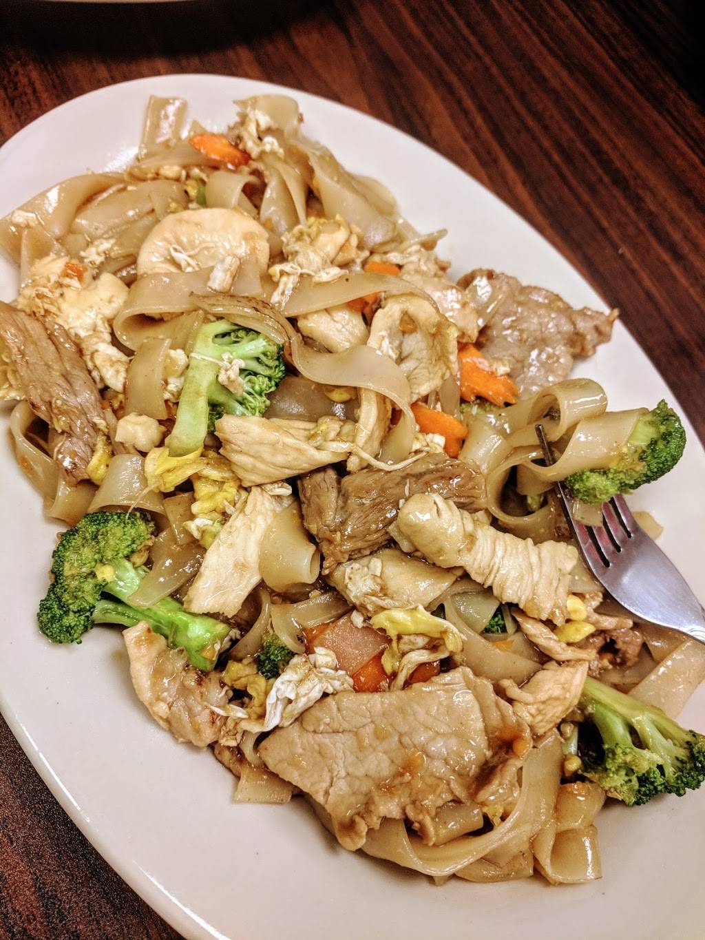 Siam Thai Thai Cuisine | restaurant | 900 TX-95 #103, Bastrop, TX 78602, USA | 5125493519 OR +1 512-549-3519