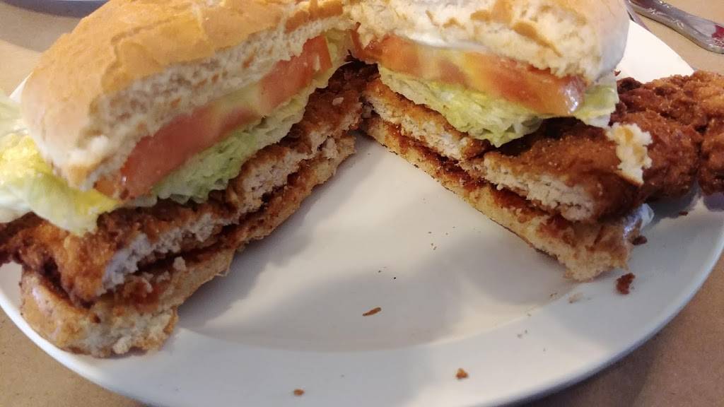 Catfish Charlies Restaurant | restaurant | 6875 MO-224, Wellington, MO 64097, USA | 8162400006 OR +1 816-240-0006