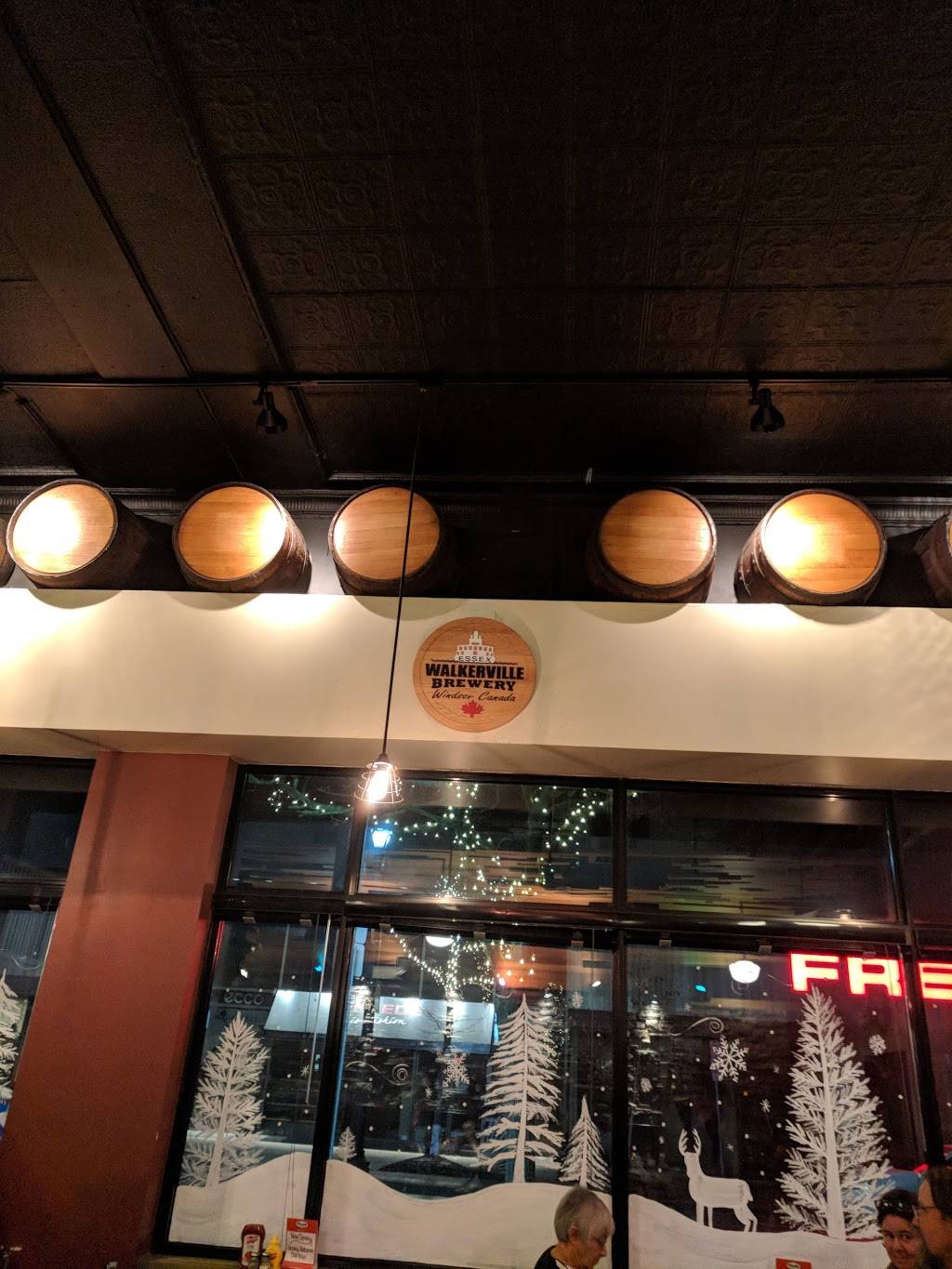 Mamo Burger Bar | restaurant | 1515 Ottawa St, Windsor, ON N8X 2G3, Canada | 5199731234 OR +1 519-973-1234