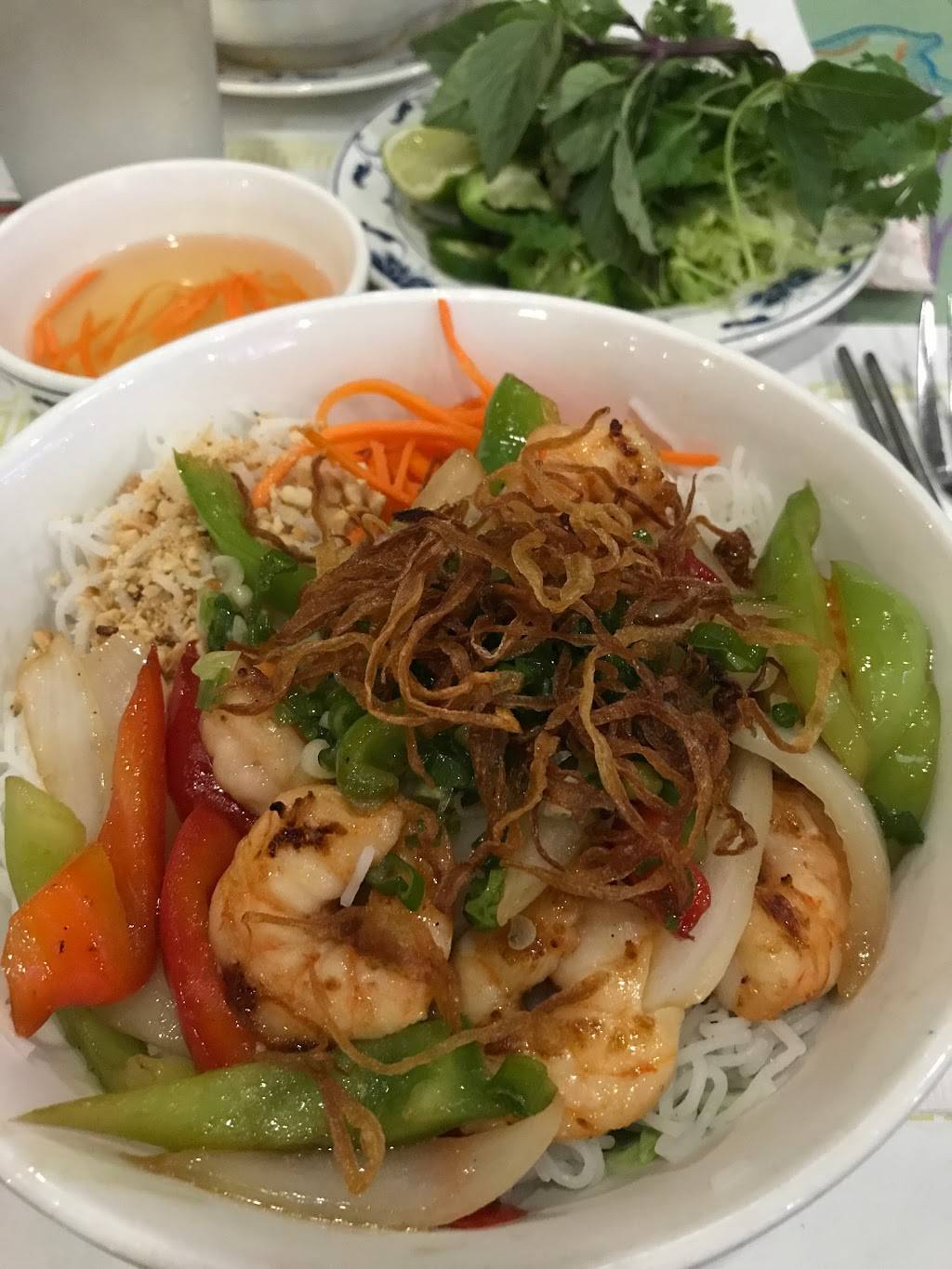 Miss Saigon | Vietnamese Restaurant | restaurant | 3345 Grand Ave, Oakland, CA 94610, USA | 5105701728 OR +1 510-570-1728