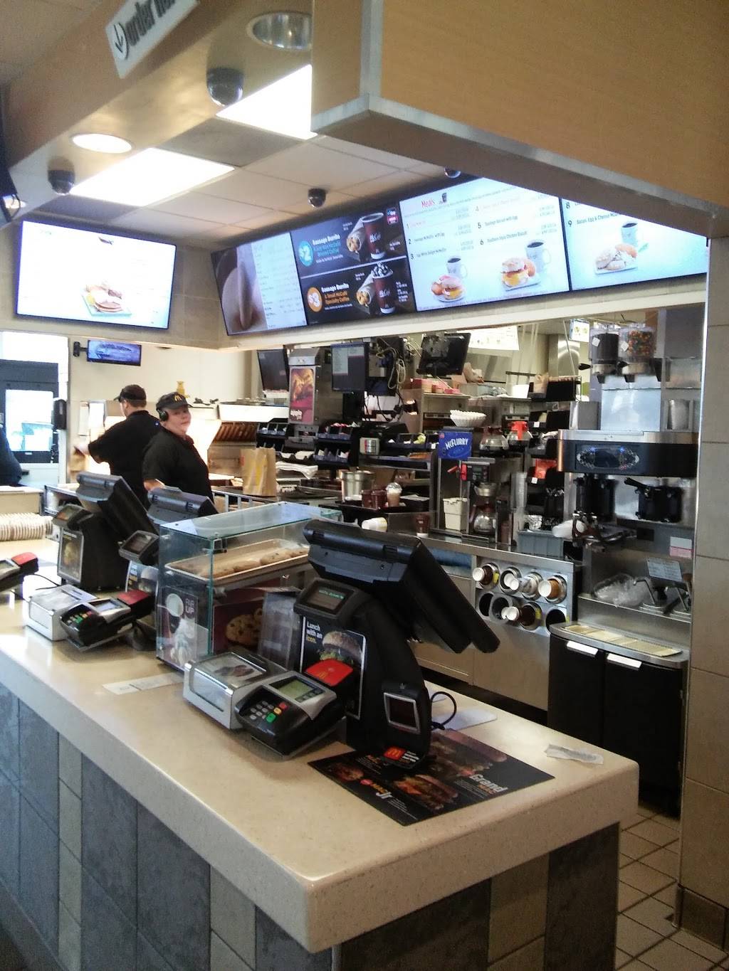 McDonalds | cafe | 255 S Main St, Ashland City, TN 37015, USA | 6157925801 OR +1 615-792-5801