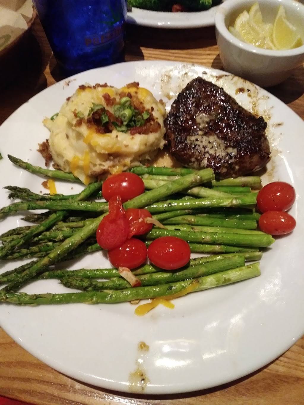 Chilis Grill & Bar | meal takeaway | 255 E Basse Rd #1100, San Antonio, TX 78209, USA | 2108041110 OR +1 210-804-1110