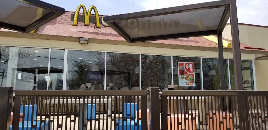 McDonalds | cafe | 4160 Ogletown Stanton Rd, Newark, DE 19713, USA | 3027374424 OR +1 302-737-4424