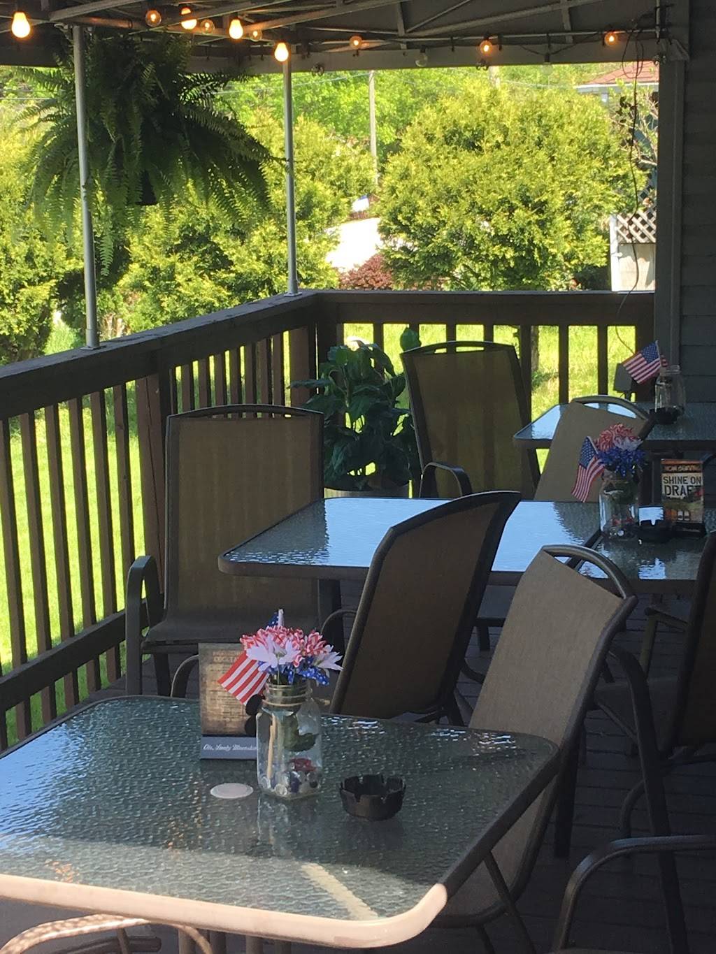 Hunters Roadhouse Bar and Grill | restaurant | 3708 Milligantown Rd, New Kensington, PA 15068, USA | 7243399915 OR +1 724-339-9915