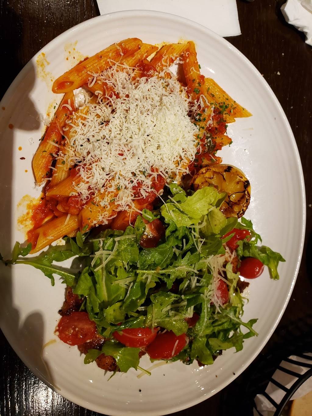 Carrabbas Italian Grill | restaurant | 44695 Schoenherr Rd, Sterling Heights, MI 48313, USA | 5863232652 OR +1 586-323-2652