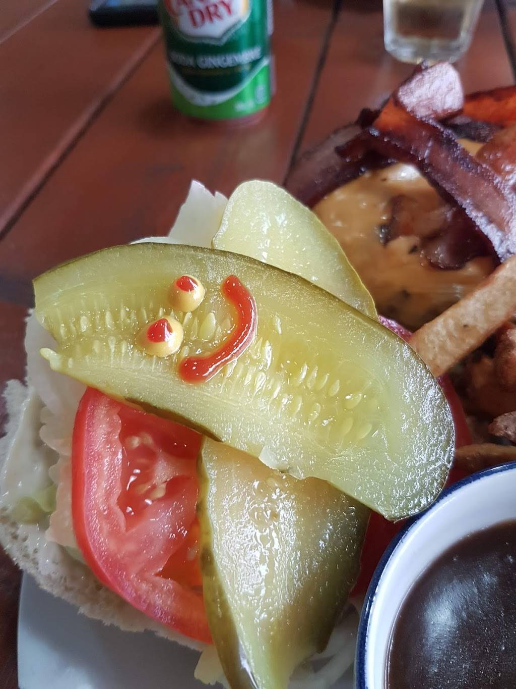 Eastown Bar & Grill | restaurant | 1142 Barton St E, Hamilton, ON L8H 2V1, Canada | 9055497917 OR +1 905-549-7917